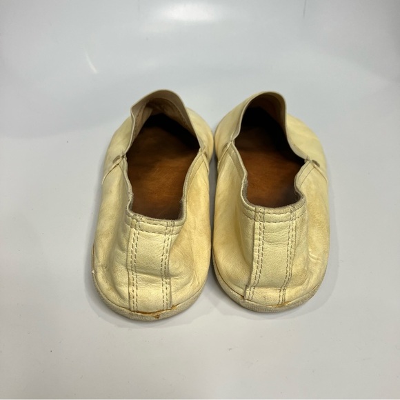 Frye Melanie slip on shoes flats off white cream soft leather women’s size 10 - Picture 4 of 8